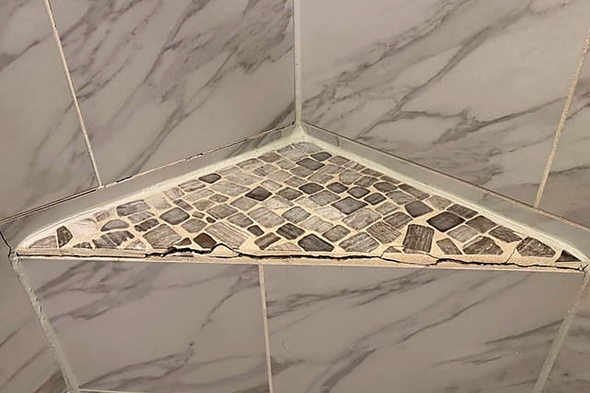 Shower and tile after restoration cleaning